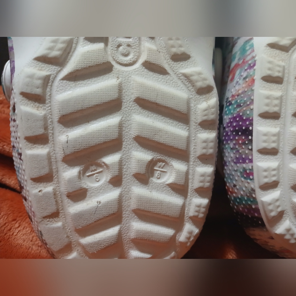 Women's Multicolor Patterned Crocs - image 2